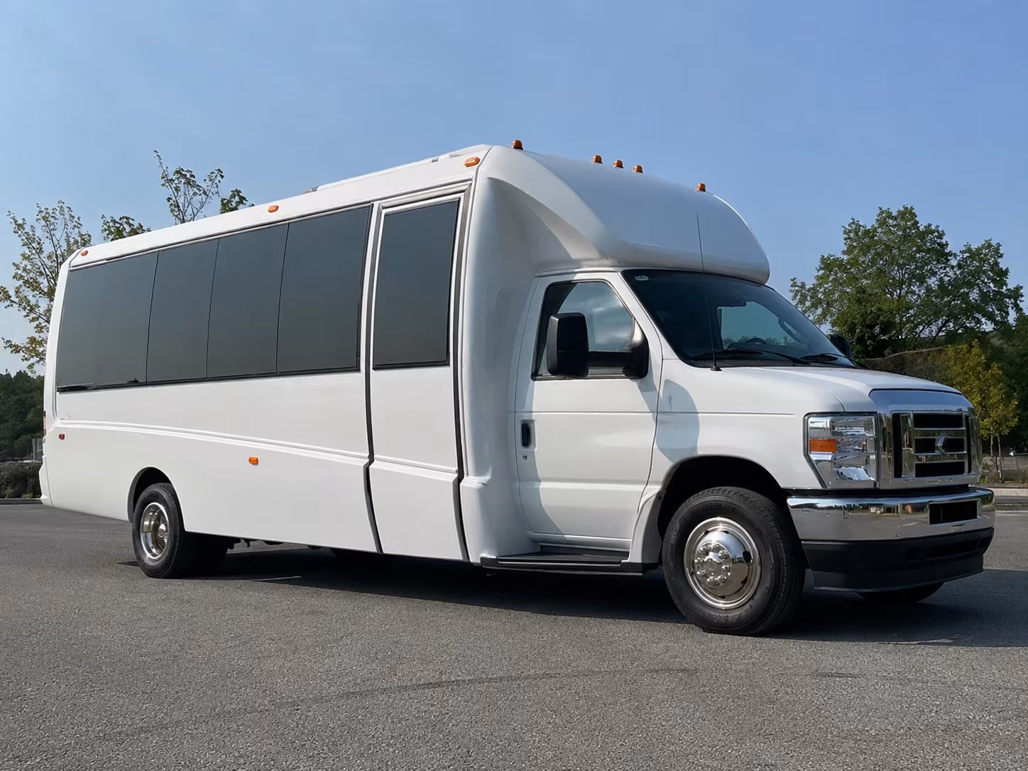 Corona Winery Tour & Pub Crawl Transportation